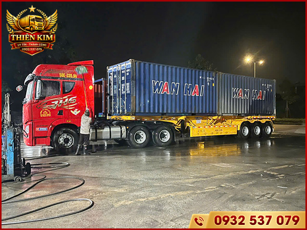 Vận chuyển hàng hóa bằng container