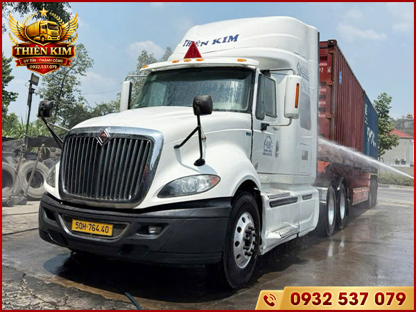 Vận tải container