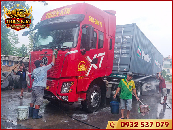 Vận tải container