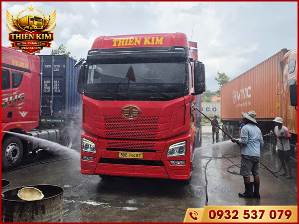 Vận tải container