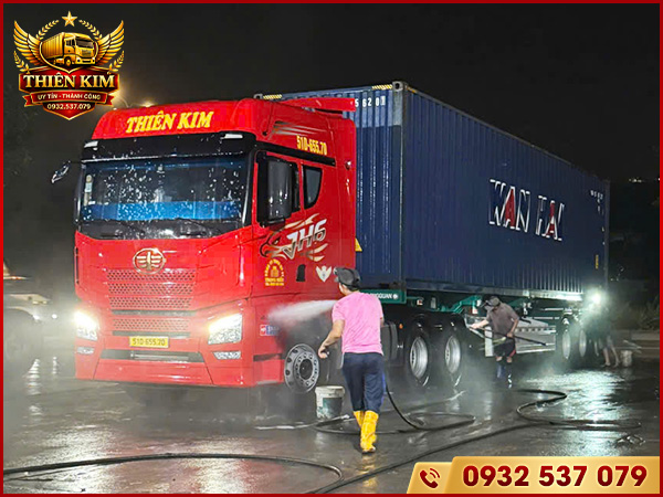 Vận tải container
